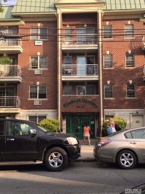 Foto principal - 90-20-90-55 55th Ave