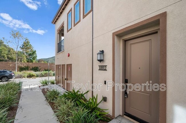 Building Photo - 10912 Jericho Way