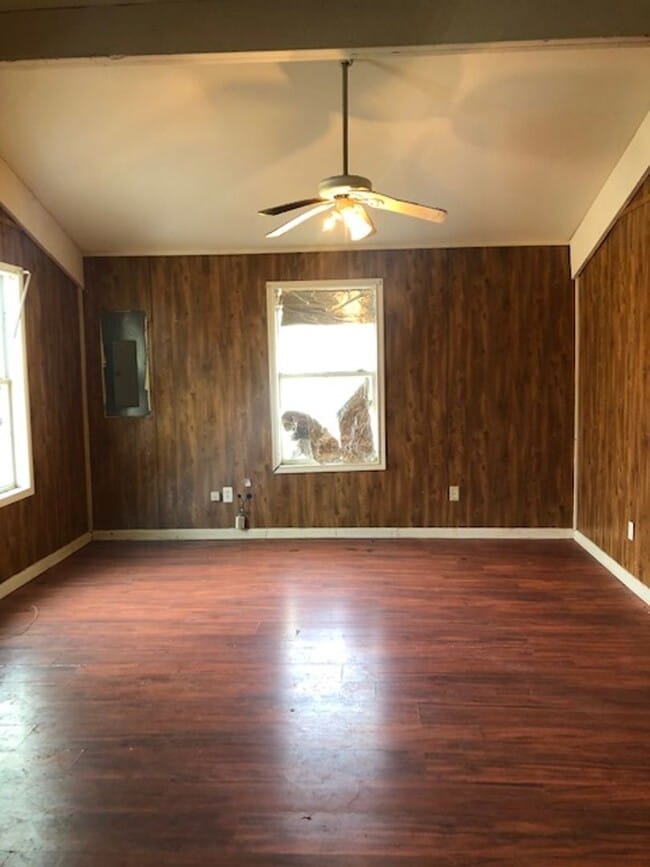 Building Photo - Three Bedroom Rental Home in Lafayette!