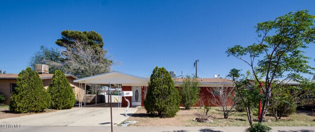 Foto del edificio - 5729 Waldorf Dr