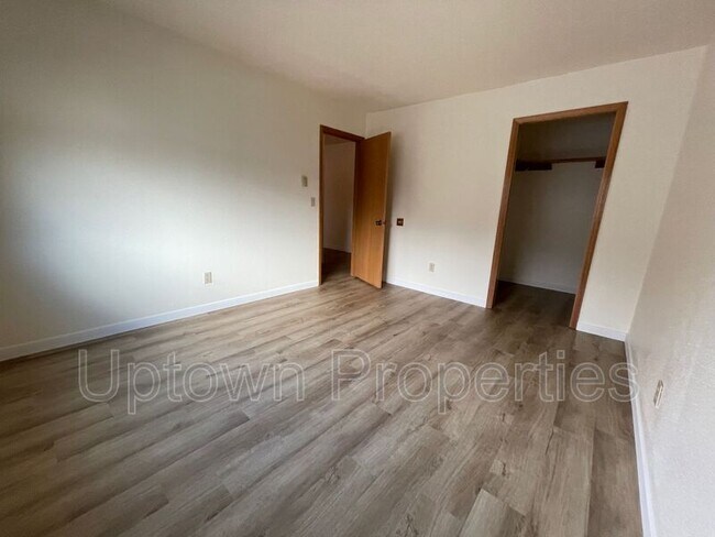 Foto del edificio - 6466 SE Division St