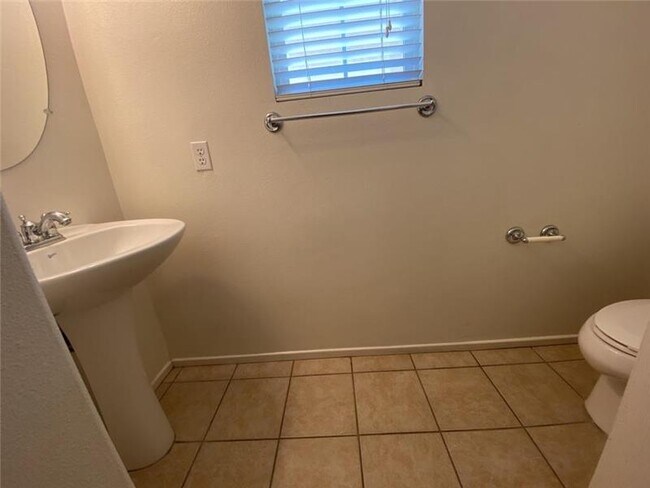 Building Photo - 3332 Hatten Ln