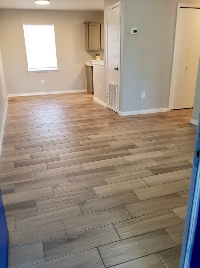 Building Photo - 2905 Highland Ave