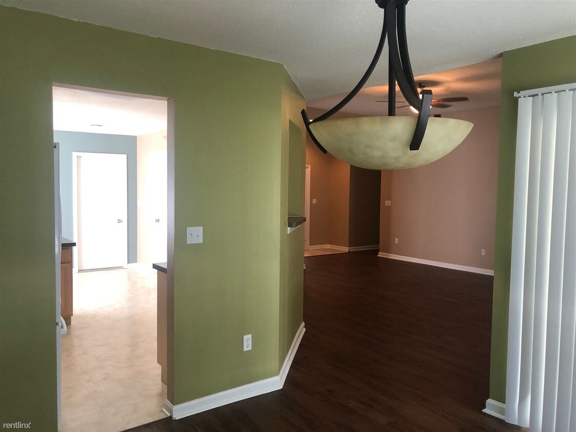 Building Photo - 4 br, 2.5 bath House - 3904 W Oak Dr