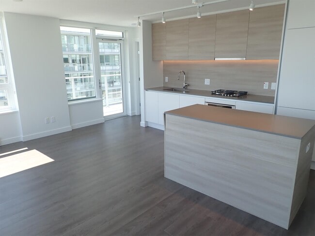 Building Photo - 908 Quayside Dr