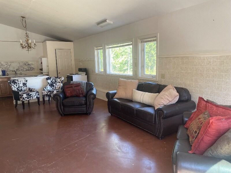 47 Denali Rd, Sagle, ID 83860 Room for Rent in Sagle, ID