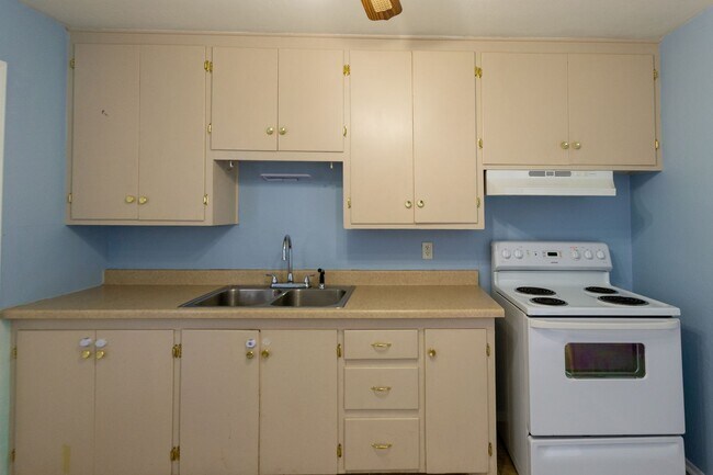 Foto del edificio - Cute 2 bed, 1 bath home near Air Depot & I-40