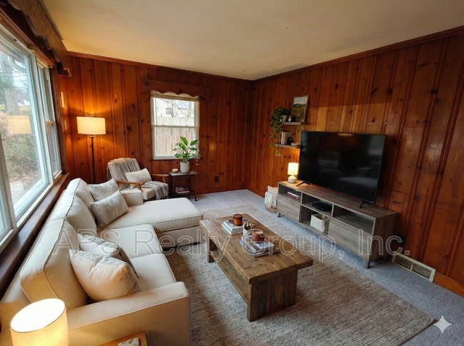 Building Photo - 3324 Arlington Dr