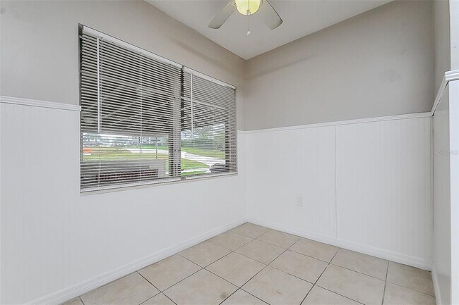 Foto del edificio - 1139 Cir Dr-