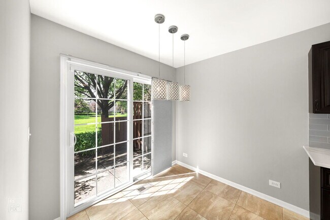 Foto del edificio - 109 Holmes Way