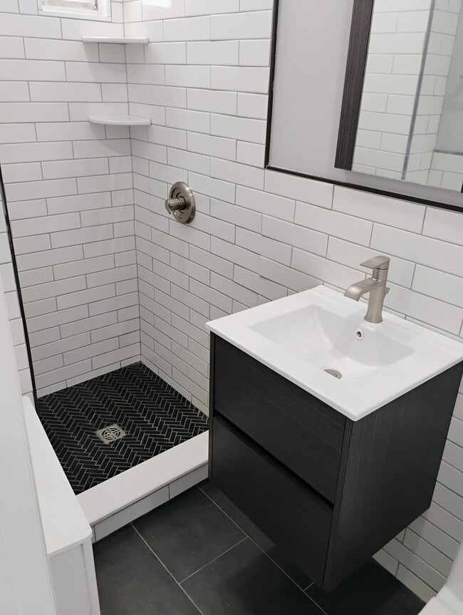 Building Photo - 513 Grandview Ave