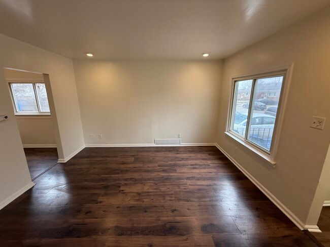 Foto del edificio - 8123 Westminster Ave