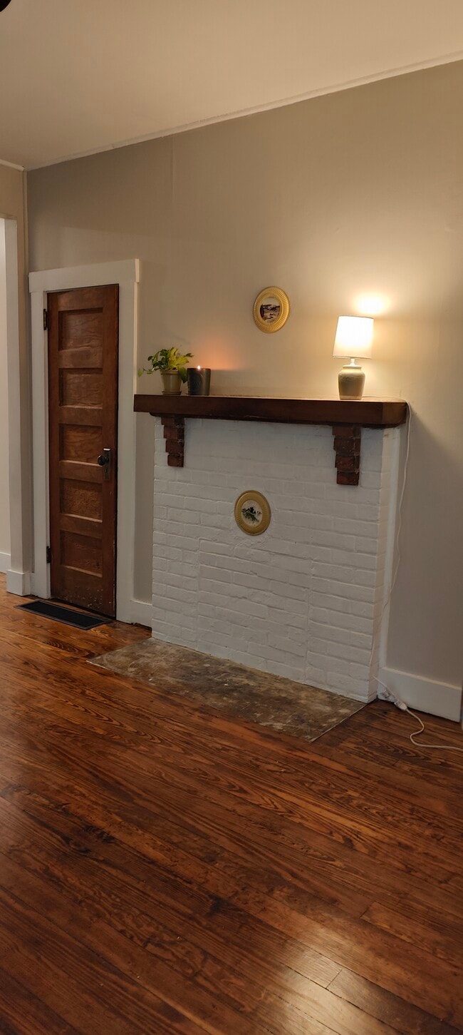 Foto del edificio - 213 Dennis St