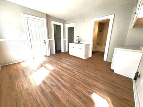 Building Photo - 3027-3029-3029 N Holton St