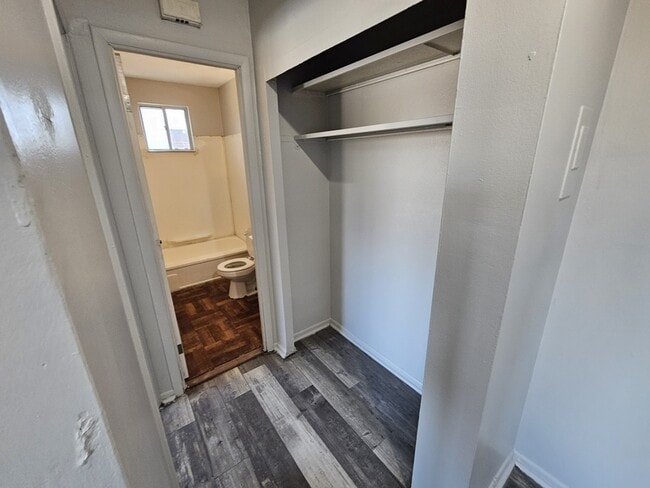 Building Photo - 1845 Cliffview Rd