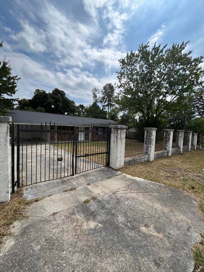 Building Photo - 2922 Panhandle Cir