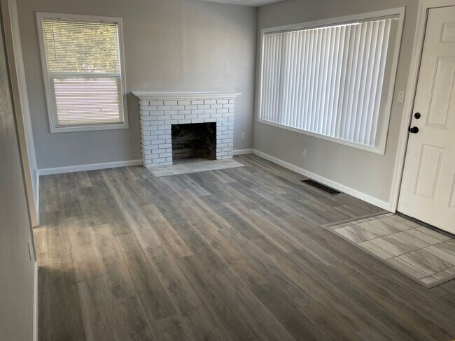 Foto del edificio - Like New 2 Bedroom 1 Bath Northside Home
