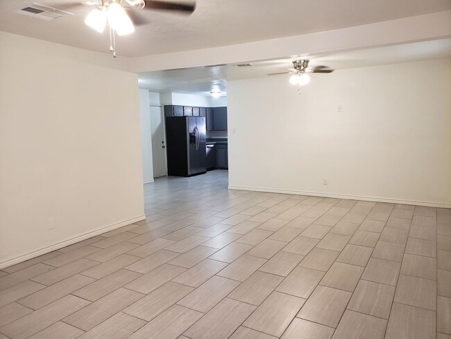 Building Photo - NISD Home