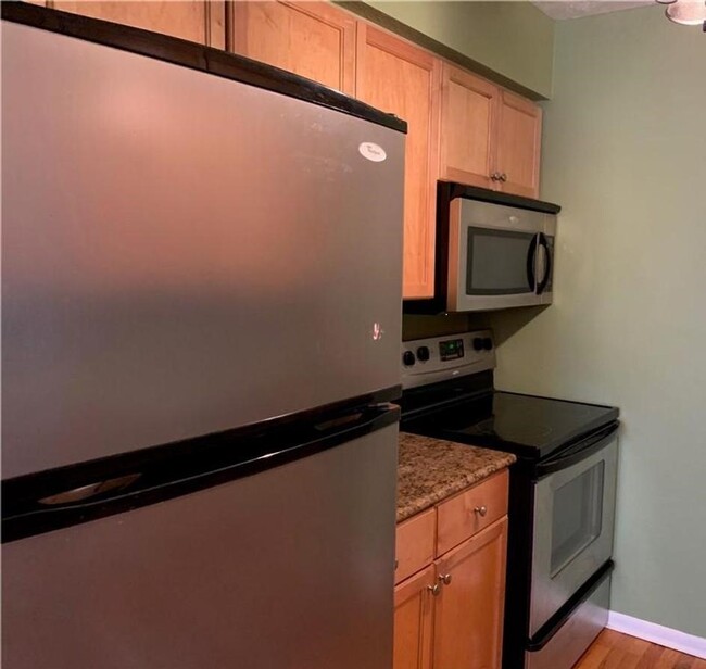 Stainless Steel Appliances - 1150 Collier Rd NW