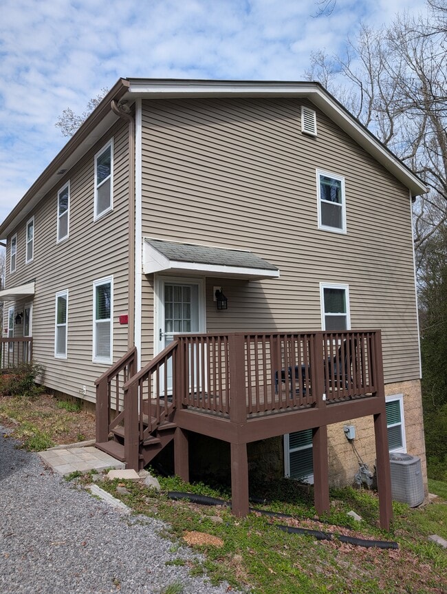 Building Photo - 914 Murrell Rd