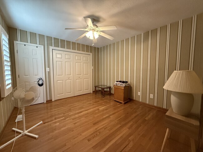 Foto del edificio - 4016 Fairway Lakes Dr