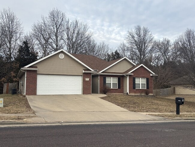 Foto del edificio - Gorgeous 3 Bedroom 2 Bathroom House!