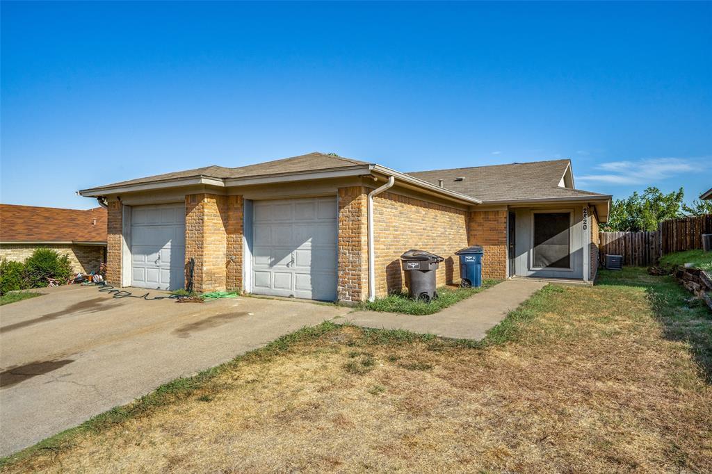 Primary Photo - 2820 Ridgecrest Dr