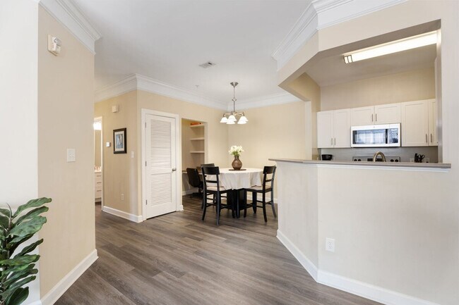 Building Photo - 2124 Brisbane Woods Way