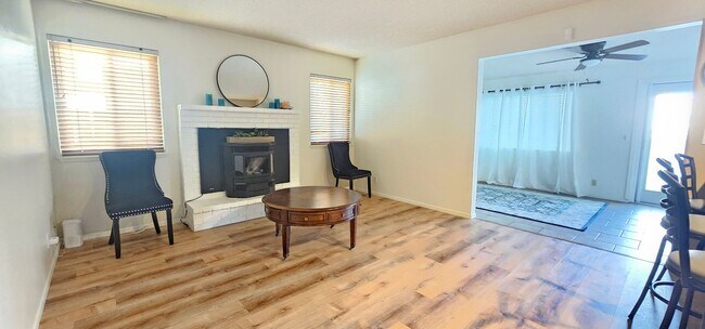 Foto del edificio - 946 Roosevelt St