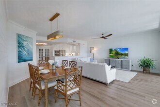 Building Photo - 425 Cove Tower Dr