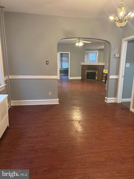 Building Photo - 649 W State St