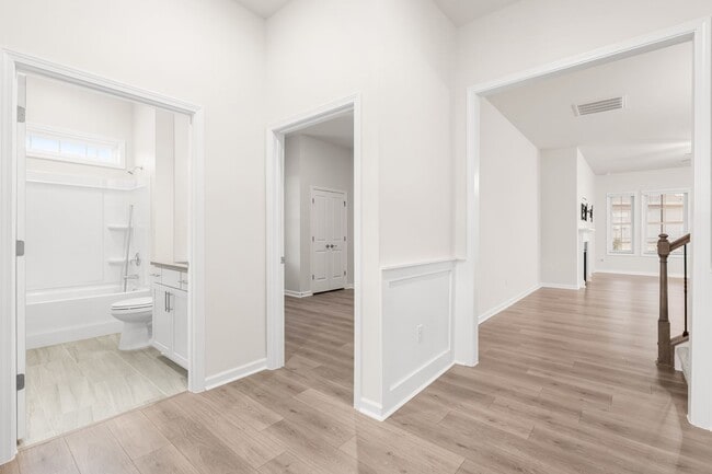 Building Photo - Amazing Durham Location - Easy commute to RTP, Brier Creek