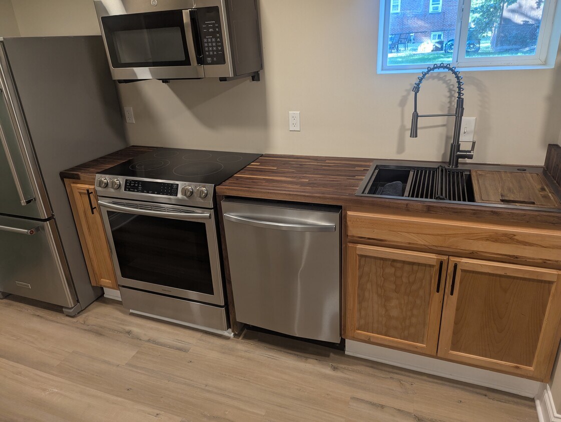 Kitchen - 6504 Hansford St (District Heights, MD)