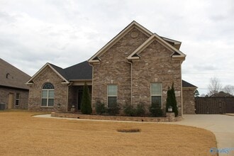 Building Photo - 104 Talia Dr