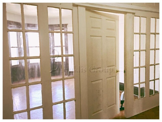 Foto del edificio - 816 Jefferson Ave