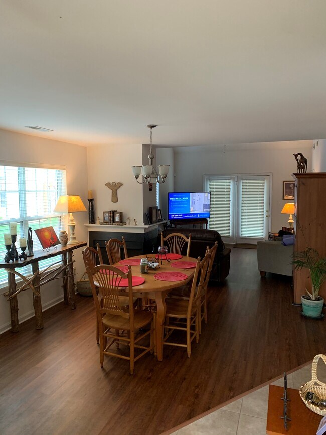 Building Photo - 6427 Bellcross Trl