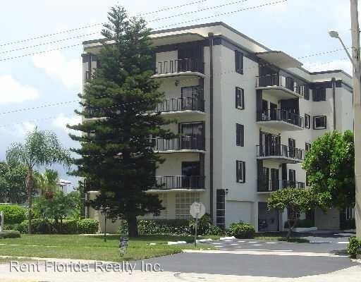 Primary Photo - 2677 S Ocean Blvd