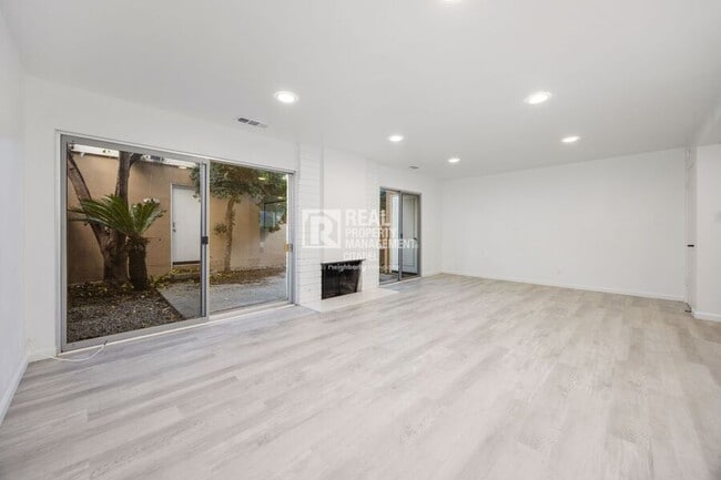 Foto del edificio - 963 Glencliff St