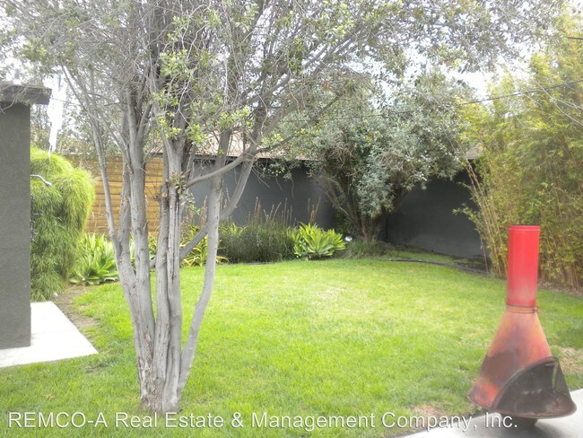 Building Photo - 2 br, 1 bath House - 5831 E. Lanai Street