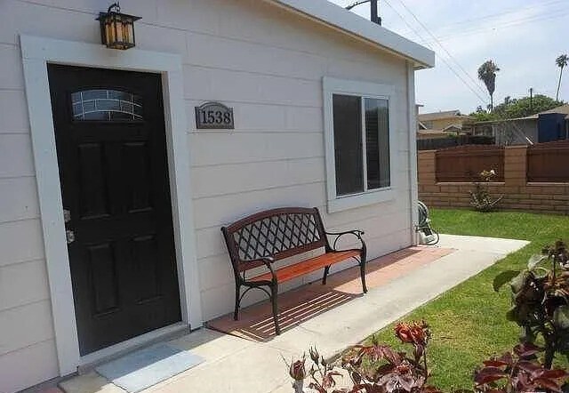 Fachada 2 - 1538 Penmar Ave