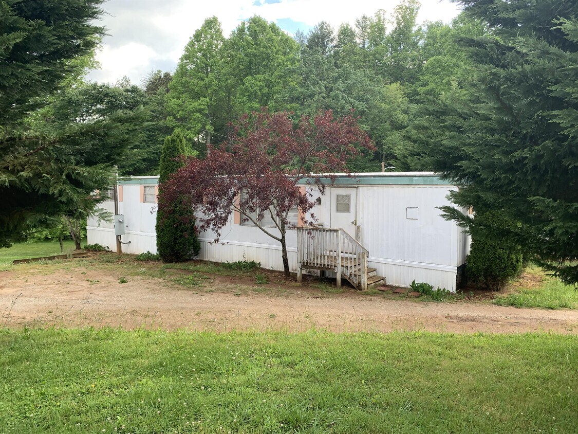 9 Grateful Way, Franklin, NC 28734 House Rental in Franklin, NC