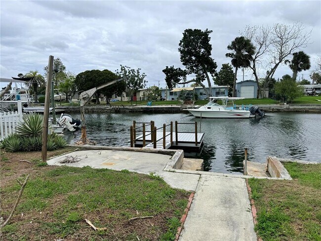 Foto del edificio - 13428 Neptune Dr