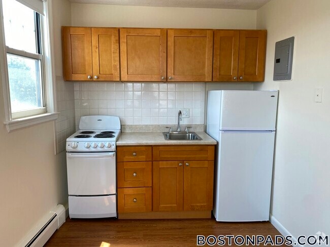 Building Photo - 160 N Beacon St