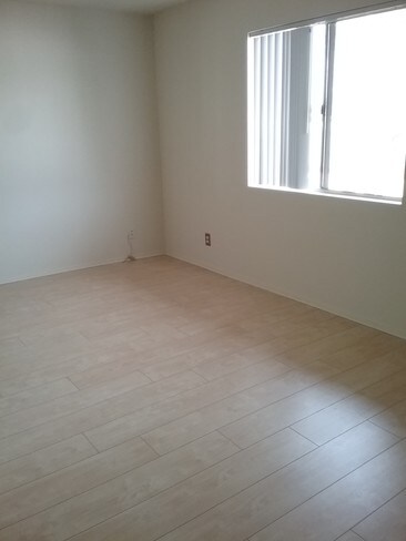 Building Photo - 417 Venice Way