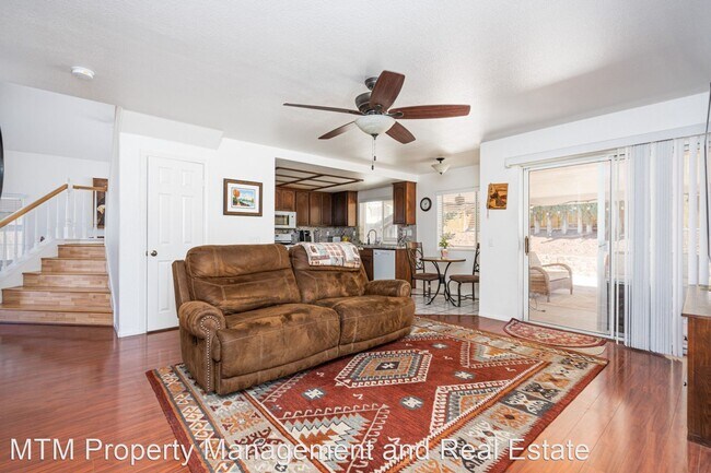 Building Photo - 3 br, 2.5 bath House - 9153 Lake Valley Rd.