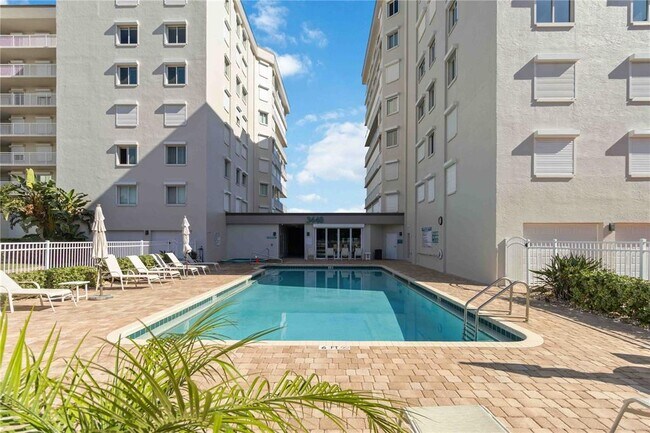 Foto del edificio - 3400 Ocean Beach Blvd