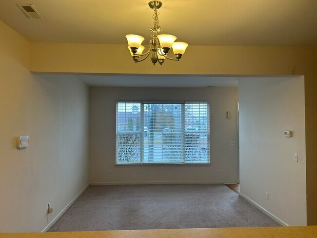 Foto del edificio - 609 Powell Dr