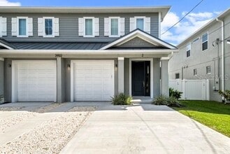 Building Photo - 3902 W Everett Ave