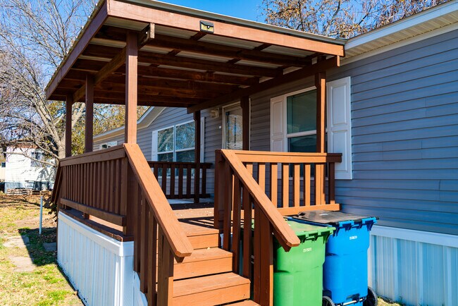 Building Photo - 120A Parker Dr