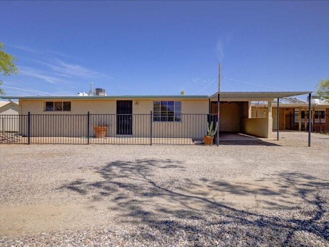 Building Photo - 2 Bedroom 1 Bathroom